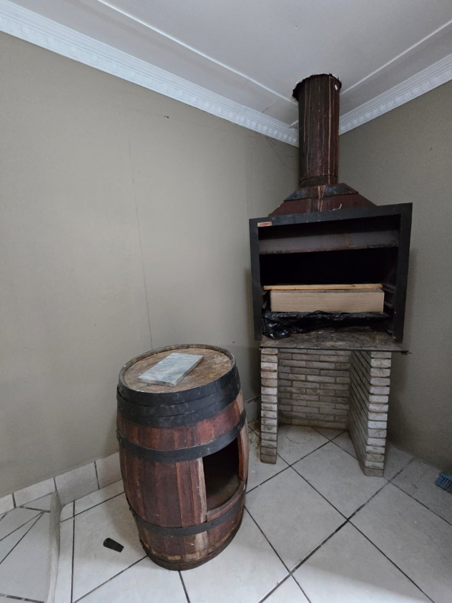 Commercial Property for Sale in Theescombe Eastern Cape